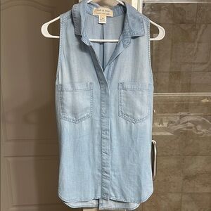 EUC Cloth & Stone Chambray Sleeveless Top